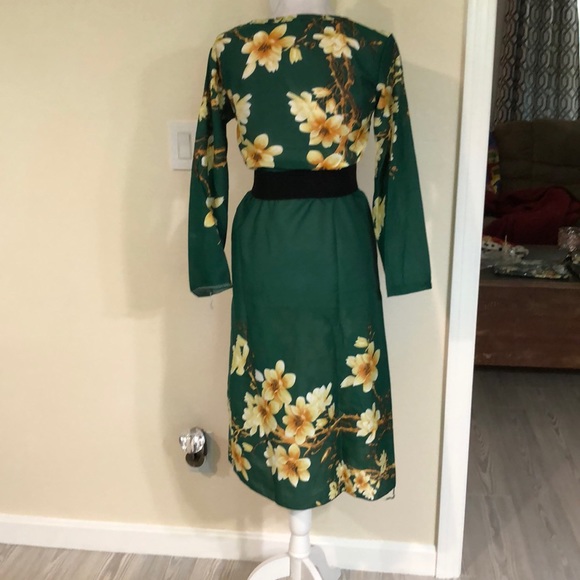 Floral midi with stretch belt - Picture 7 of 10